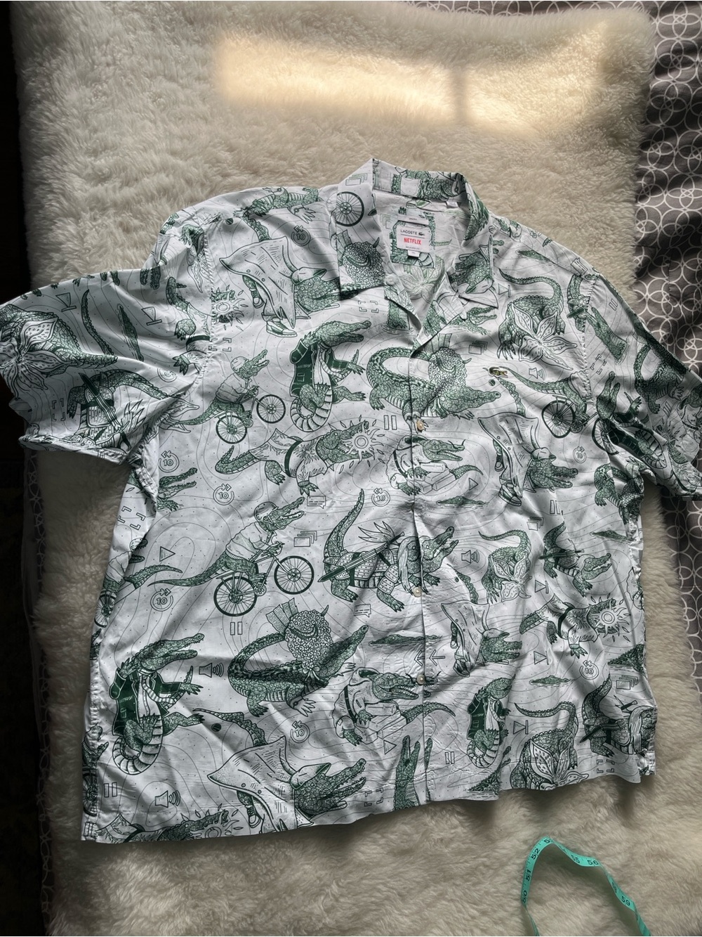 Netflix x Lacoste Short-Sleeve White button down Shirt Green Alligator Print